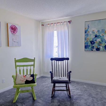 Calgary Mountain Gorgeous Single House Close Airport & Free Parking Appartement Buitenkant foto
