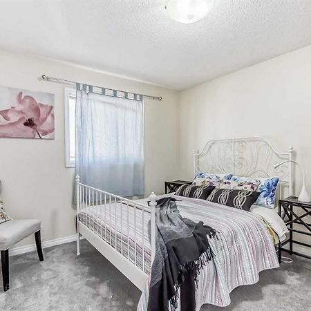 Calgary Mountain Gorgeous Single House Close Airport & Free Parking Appartement Buitenkant foto