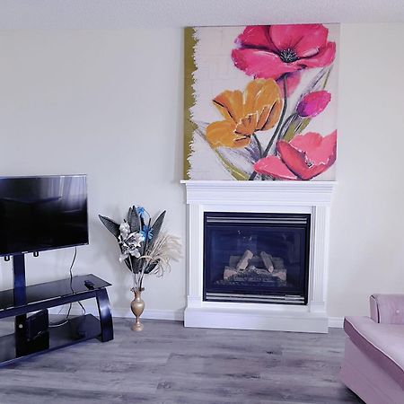 Calgary Mountain Gorgeous Single House Close Airport & Free Parking Appartement Buitenkant foto