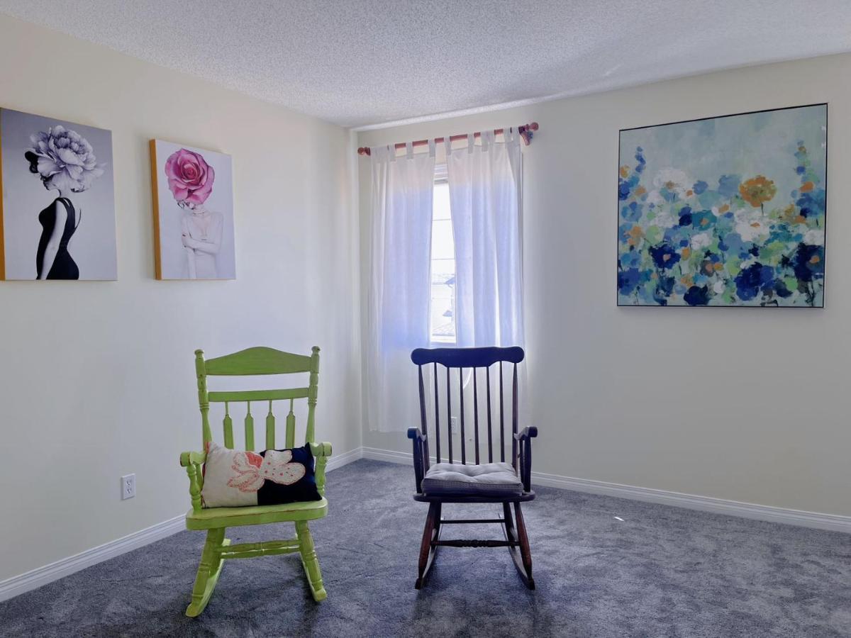 Calgary Mountain Gorgeous Single House Close Airport & Free Parking Appartement Buitenkant foto