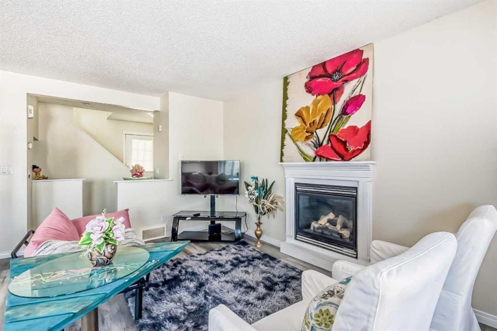 Calgary Mountain Gorgeous Single House Close Airport & Free Parking Appartement Buitenkant foto