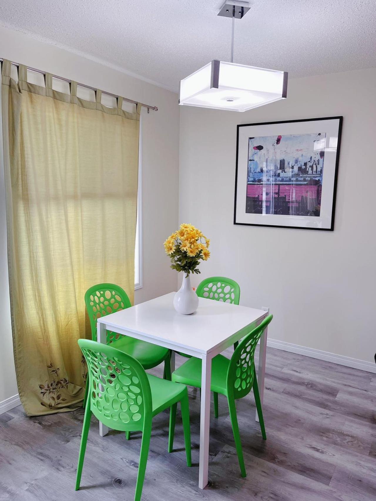 Calgary Mountain Gorgeous Single House Close Airport & Free Parking Appartement Buitenkant foto