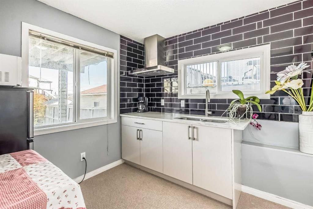 Calgary Mountain Gorgeous Single House Close Airport & Free Parking Appartement Kamer foto